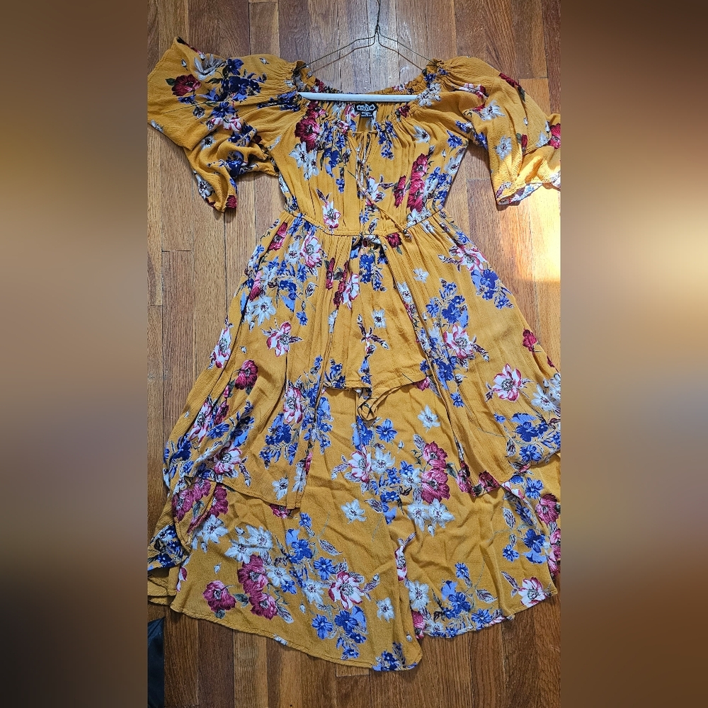 *BOUTIQUE* SIZE M High-low Dress